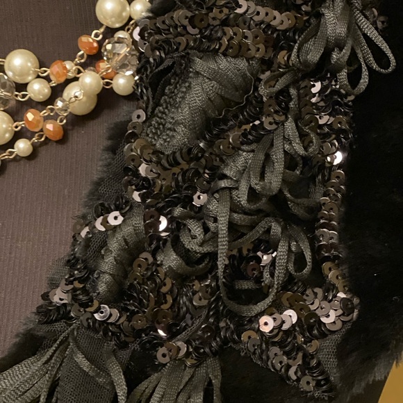 Faux fur collar - Picture 4 of 7